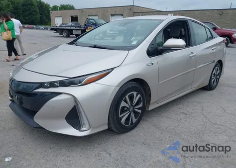 2017 Toyota Prius Prime Plus z USA, uszkodzony, nr VIN JTDKARFP8H3057054